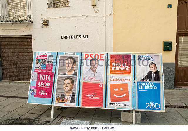 alicante-spain-5th-dec-2015-political-campaign-posters-depicting-several-f85gme